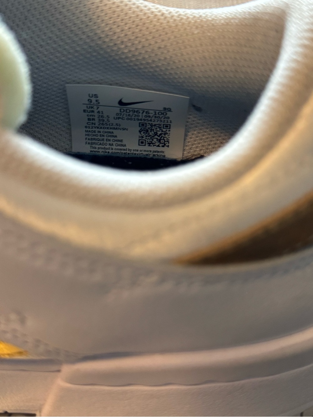 Nike White Leather Low-Top Sneakers with Gold Hardware Women’s 9.5 - Picture 9 of 11